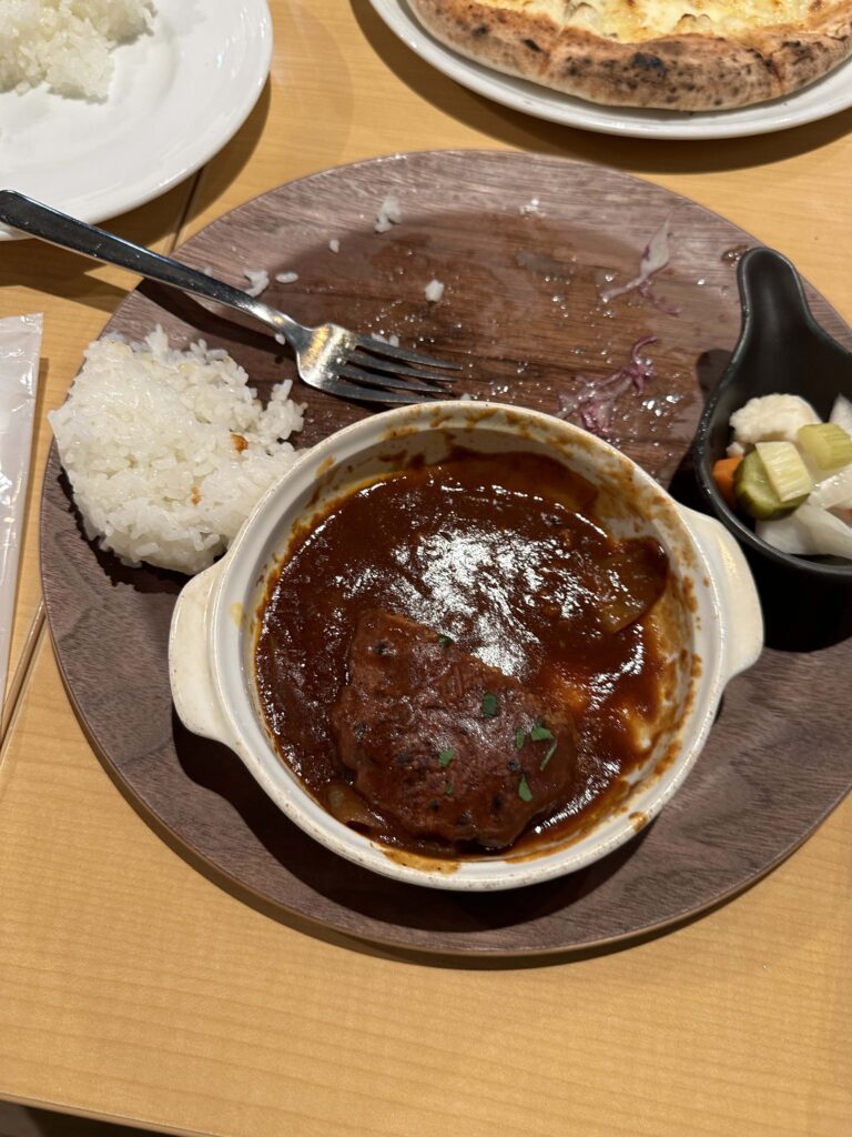 ハンバーグプレート（写真を撮り忘れ・・少し食す）